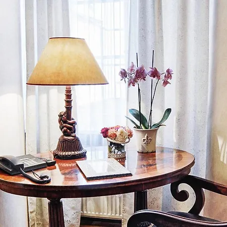 Garni Hotel Drei Lilien Hotell Wiesbaden